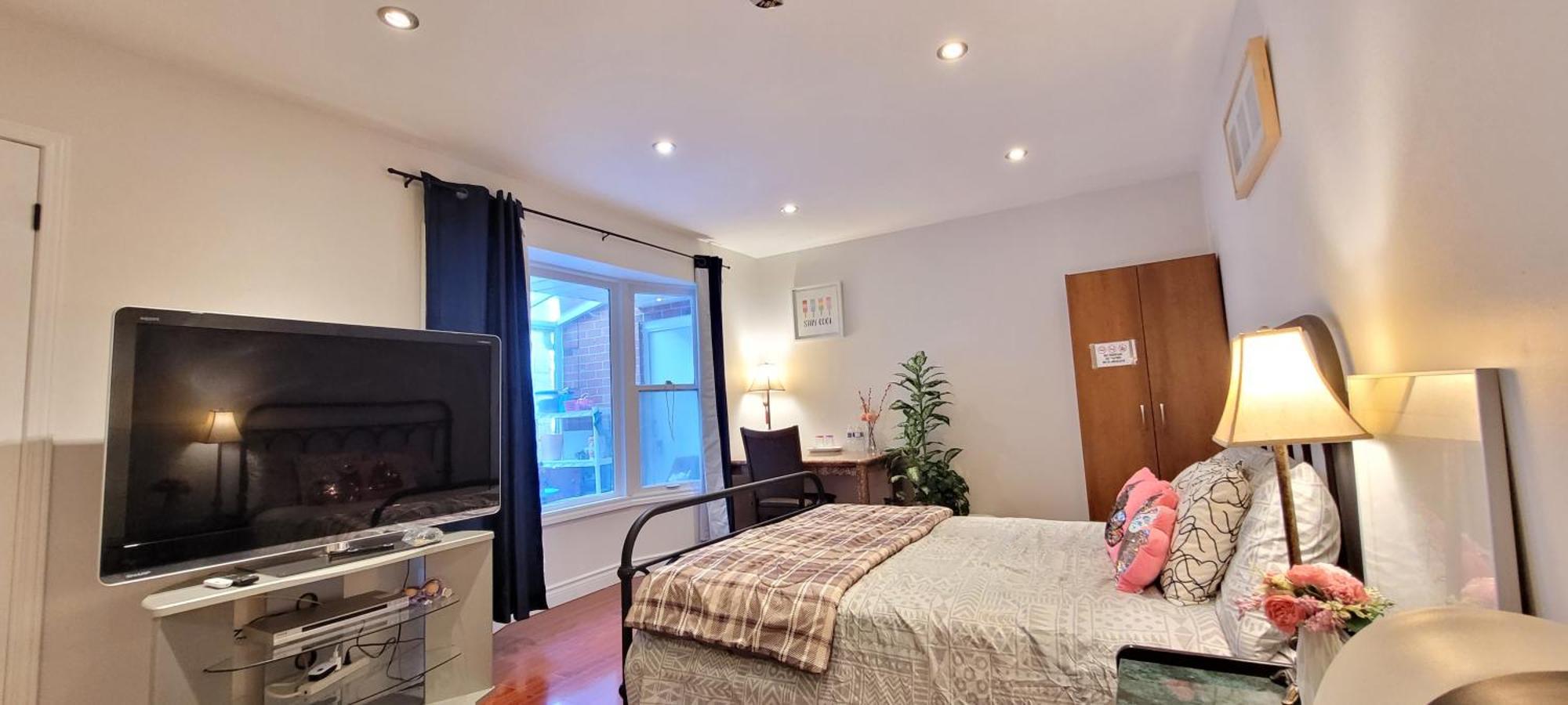 Mainfloor Spacious Room In Toronto Dış mekan fotoğraf